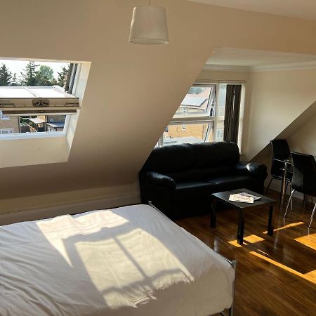Rc Airport Rooms Stanwell Екстер'єр фото