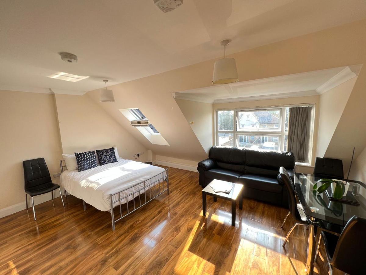Rc Airport Rooms Stanwell Екстер'єр фото