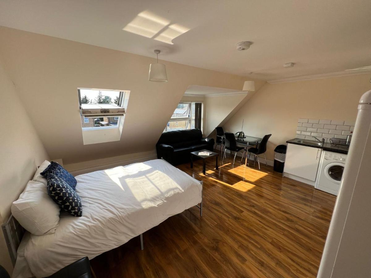 Rc Airport Rooms Stanwell Екстер'єр фото