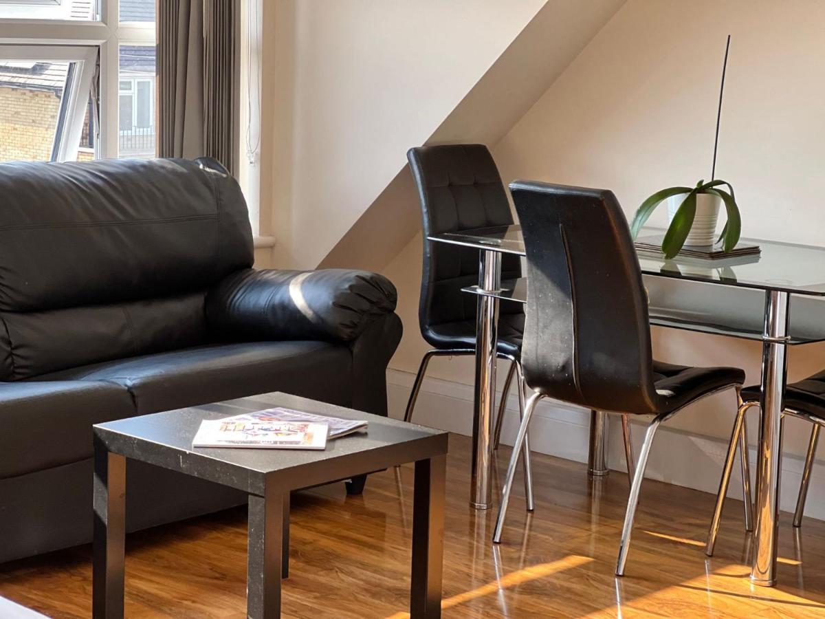 Rc Airport Rooms Stanwell Екстер'єр фото