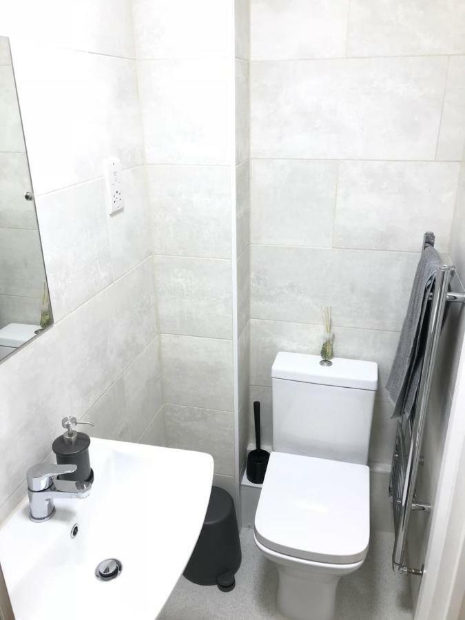 Rc Airport Rooms Stanwell Екстер'єр фото