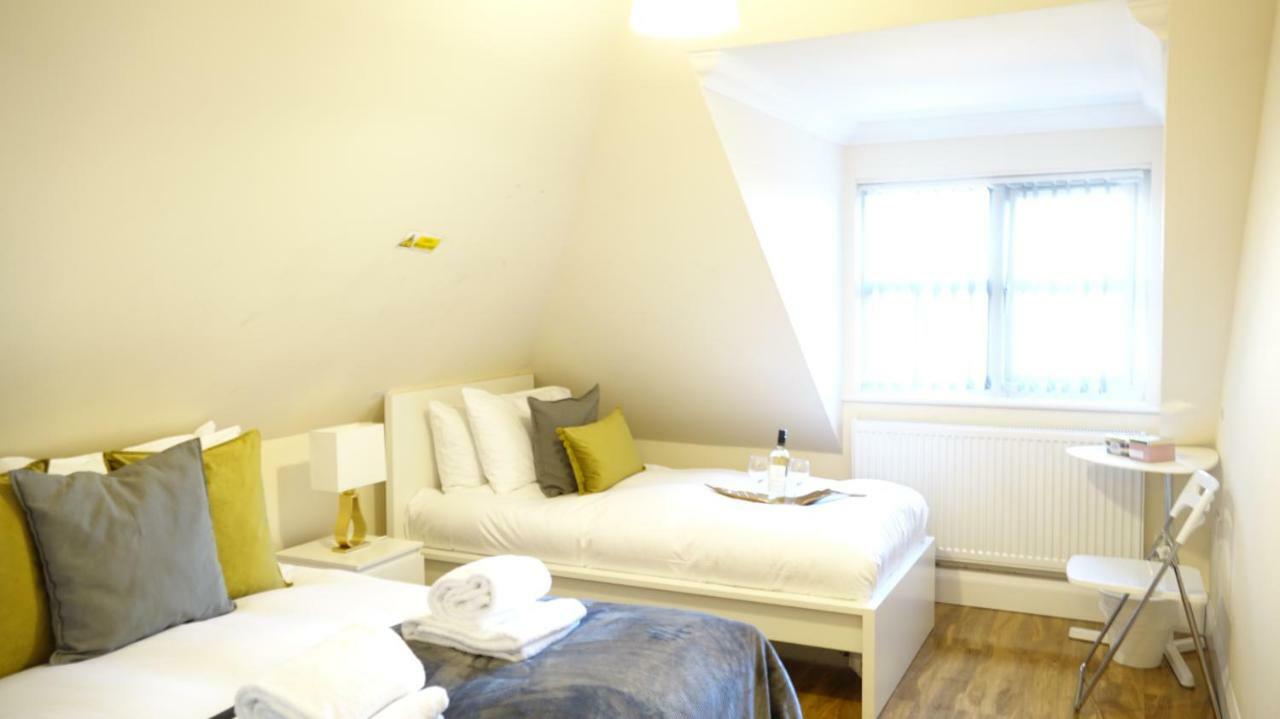 Rc Airport Rooms Stanwell Екстер'єр фото